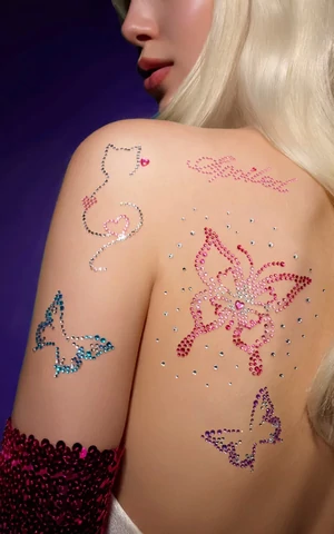 Переводные татуировки, наклейки-стразы, бумажные колье. Как впасть в детство и попасть в тренд 