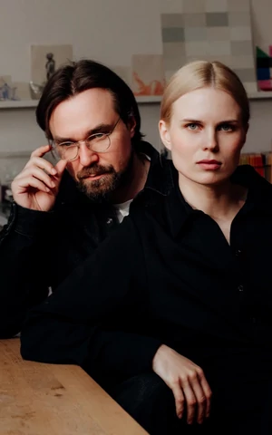 «Грань между домом и студией размывается гармонично». Как живут и работают Михаил Ганнушкин и Александра Ревенко