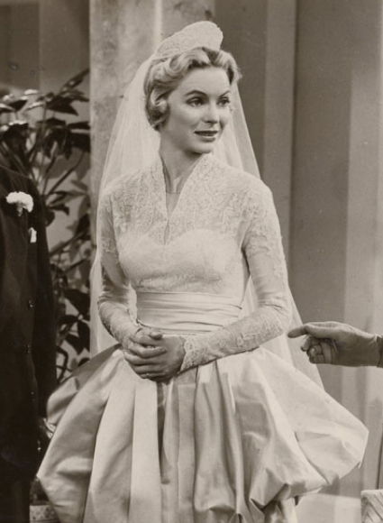 %u0414%u043E%u0440%u043E%u0442%u0438%20%u041C%u0430%u043A%u0433%u0443%u0430%u0439%u0440%20%u0432%20%u0444%u0438%u043B%u044C%u043C%u0435%20%AB%u041F%u0440%u0438%u0433%u043B%u0430%u0448%u0435%u043D%u0438%u0435%BB%2C%201952