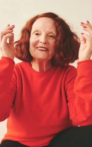 Черная униформа, рыжая копна волос и пушистые коты. Все, из чего состоит образ Грейс Коддингтон 