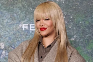 Рианна стала первой женщиной, чьи песни суммарно набрали более 200 млн продаж и прослушиваний