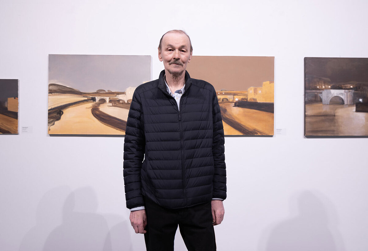 Владимир Шинкарев на своей персональной выставке «Рим Зимой», 2023