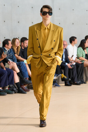 Saint Laurent весна-лето 2025