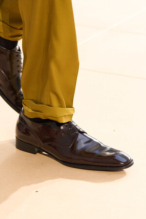 Saint Laurent весна-лето 2025