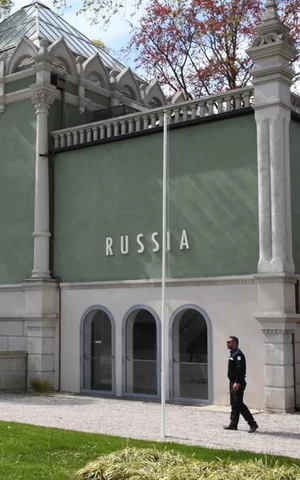 На Венецианской биеннале не будут номинировать на главные награды художников из России и Израиля 