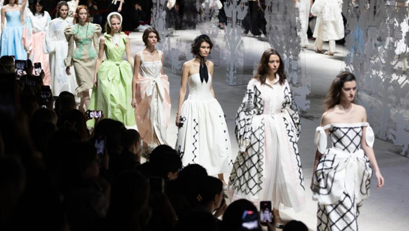 Несколько сотрудников покинули Fashion Factory School