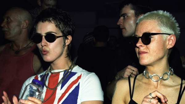 В британской галерее Тейт проведут выставку о 90-х в искусстве и моде