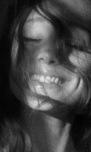 Ариана Гранде анонсировала новый альбом Petal