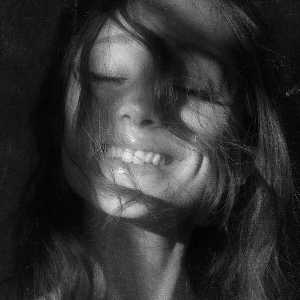 Ариана Гранде анонсировала новый альбом Petal