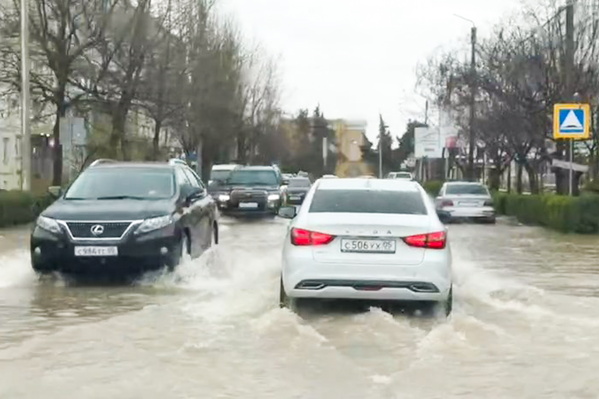 Пожар в Туапсе и наводнение в Дагестане: как помочь пострадавшим