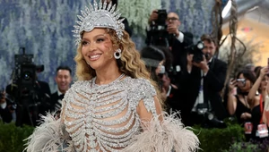 Met Gala 2026 или Энн Хэтэуэй, похожая на вазу, и Бейонсе в костюме скелета. Собрали самые эффектные образы звезд