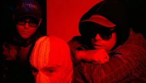 Гэлик, габбер, фениан: зачем слушать главных рэп-панков Kneecap
