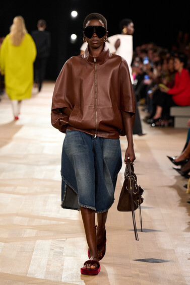 Balenciaga весна-лето 2026