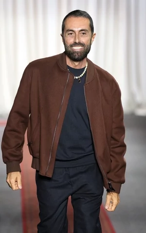 Джамбаттиста Валли выкупил модный дом Giambattista Valli у компании Artémis