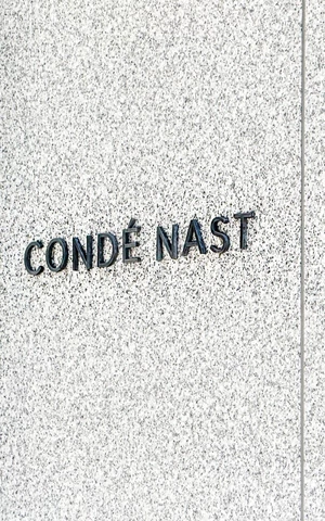 Condé Nast выплатят более $400 тысяч компенсации бывшим сотрудникам, которые выступили против увольнений