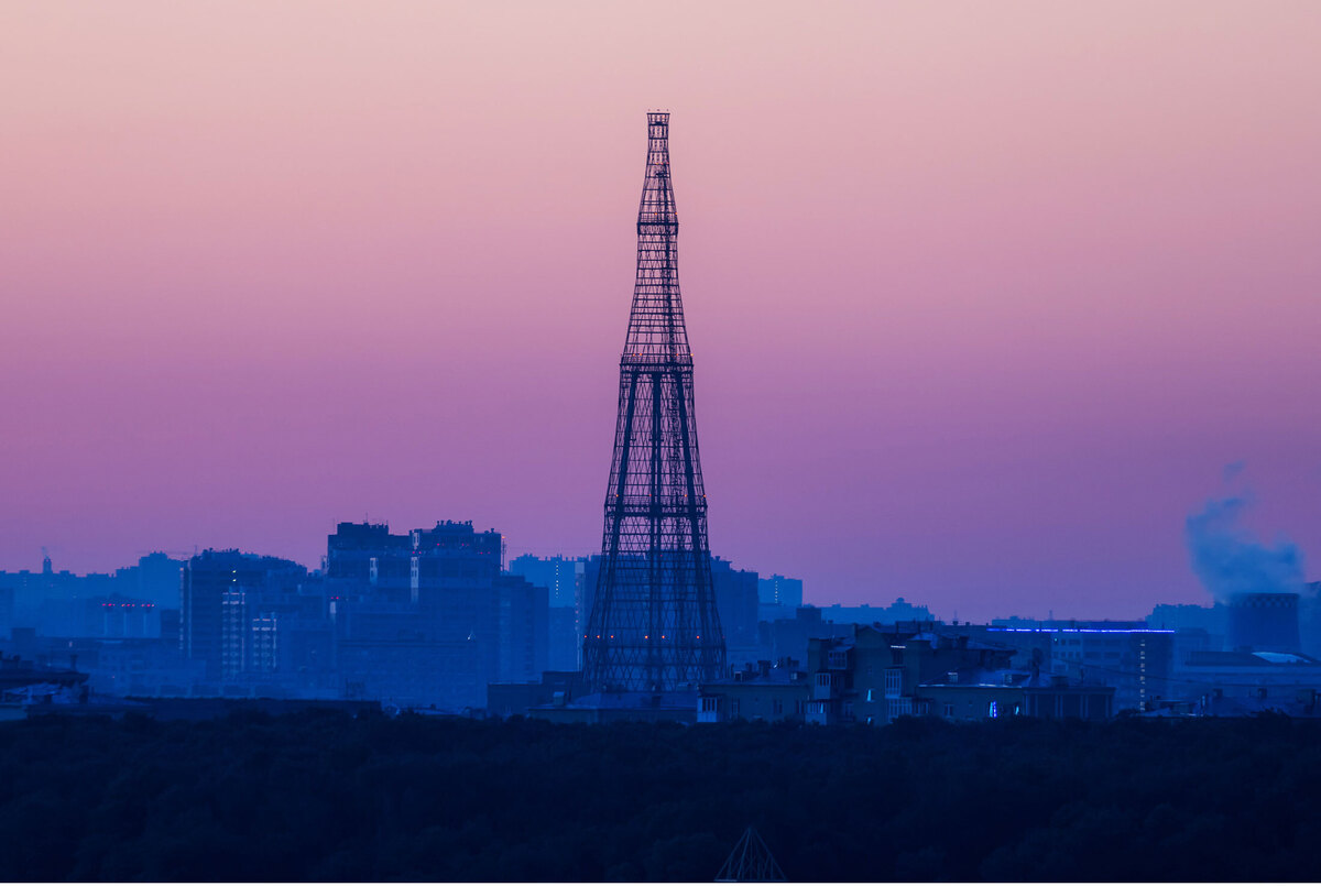 Шуховская башная после установки поддерживающих опор, 2020