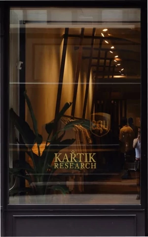 Индийский бренд Kartik Research отменил шоу на Неделе моды из-за смерти модели