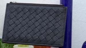 Bottega Veneta создали аксессуары из мицелия