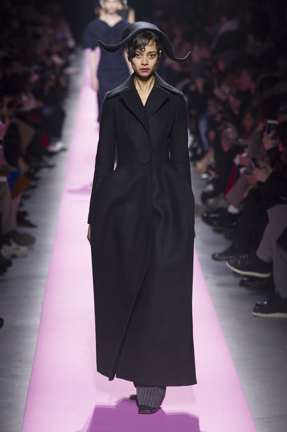 Jacquemus%2C%20%u043E%u0441%u0435%u043D%u044C-%u0437%u0438%u043C%u0430%202017/2018