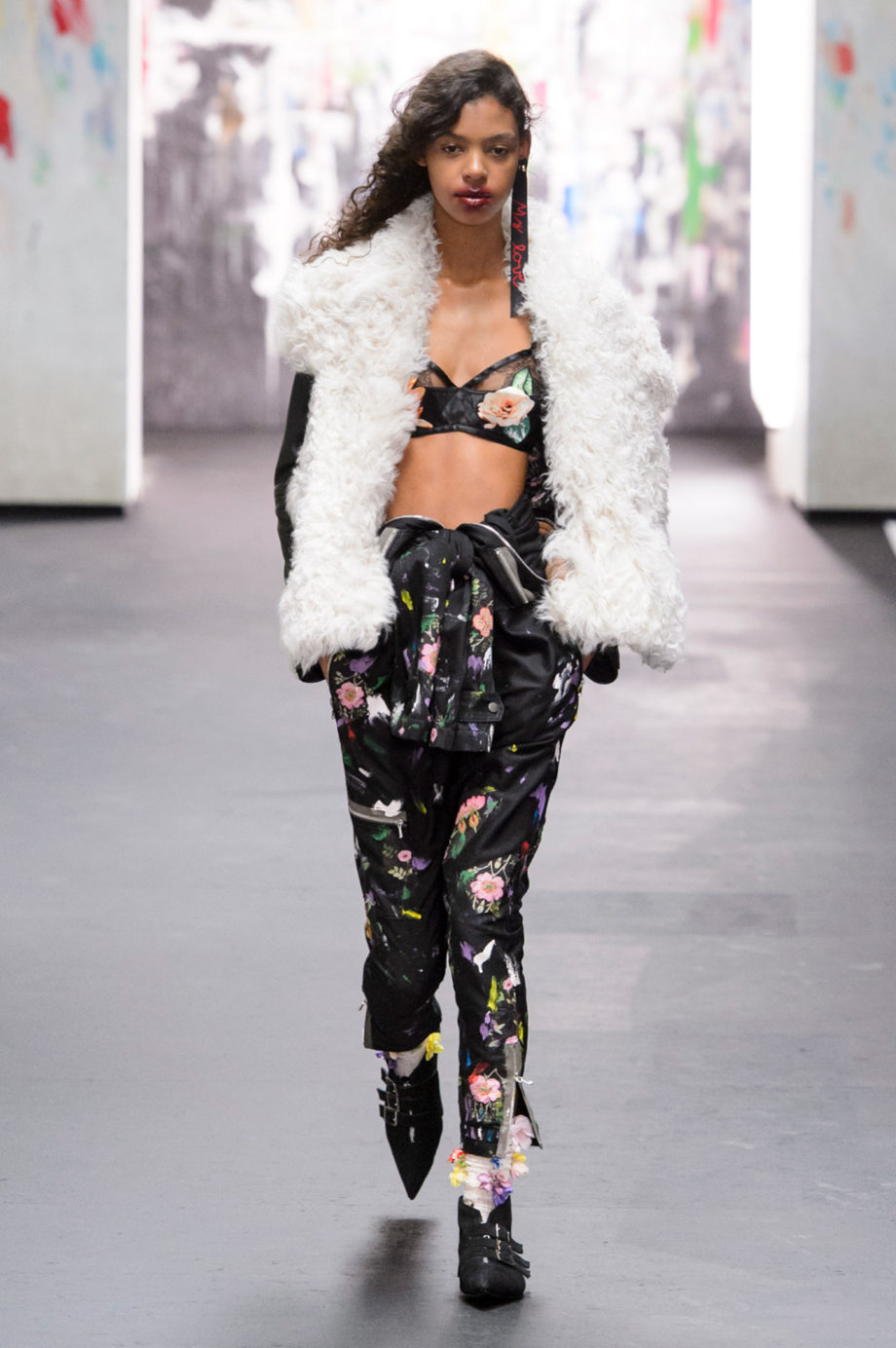 Preen%20By%20Thornton%20Bregazzi%2C%20%u043E%u0441%u0435%u043D%u044C-%u0437%u0438%u043C%u0430%202017/2018