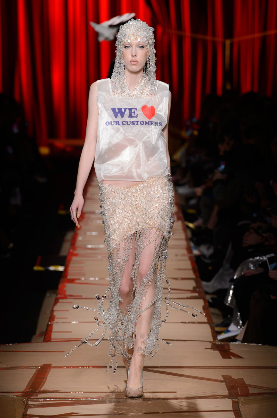 Moschino%2C%20%u043E%u0441%u0435%u043D%u044C-%u0437%u0438%u043C%u0430%202017/2018