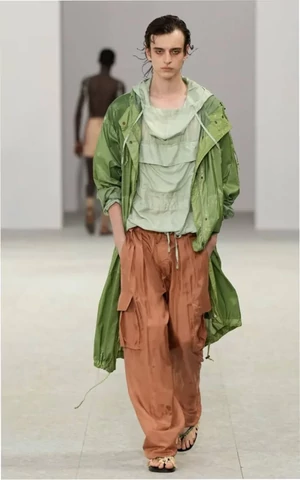 В Париже прошел показ новой мужской коллекции Dries Van Noten