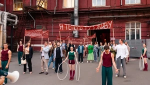 Театр «Эскизы в пространстве» представил иммерсивное шоу на открытии кластера «Кристалл» 