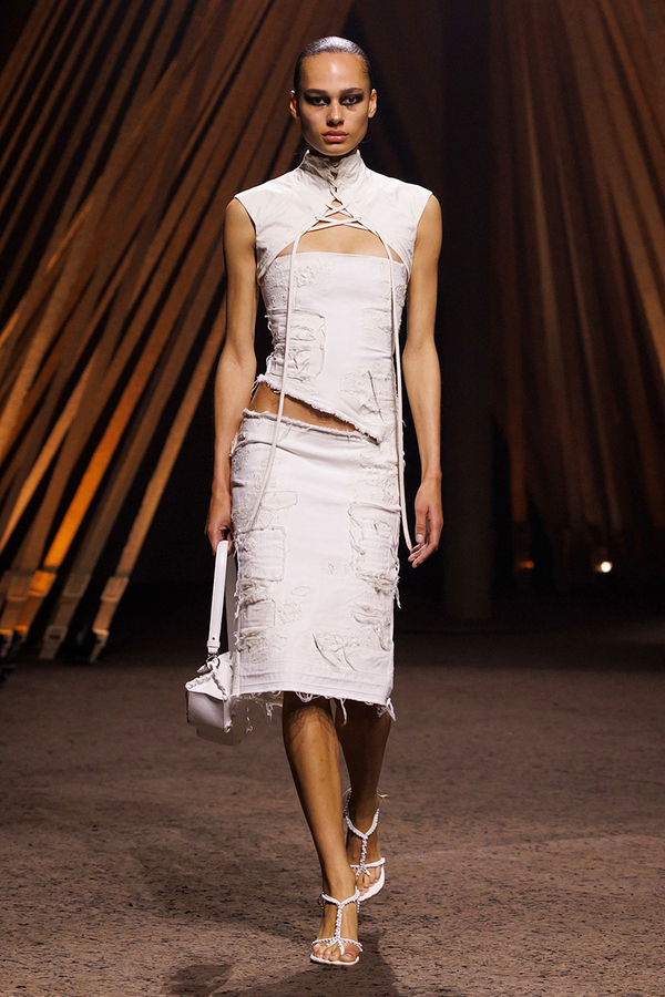 Alexander McQueen весна-лето 2026