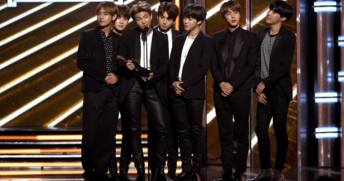 Мировой тур BTS принес их управляющей компании рекордную квартальную выручку