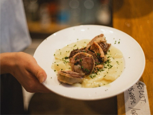 Kitchen bistro