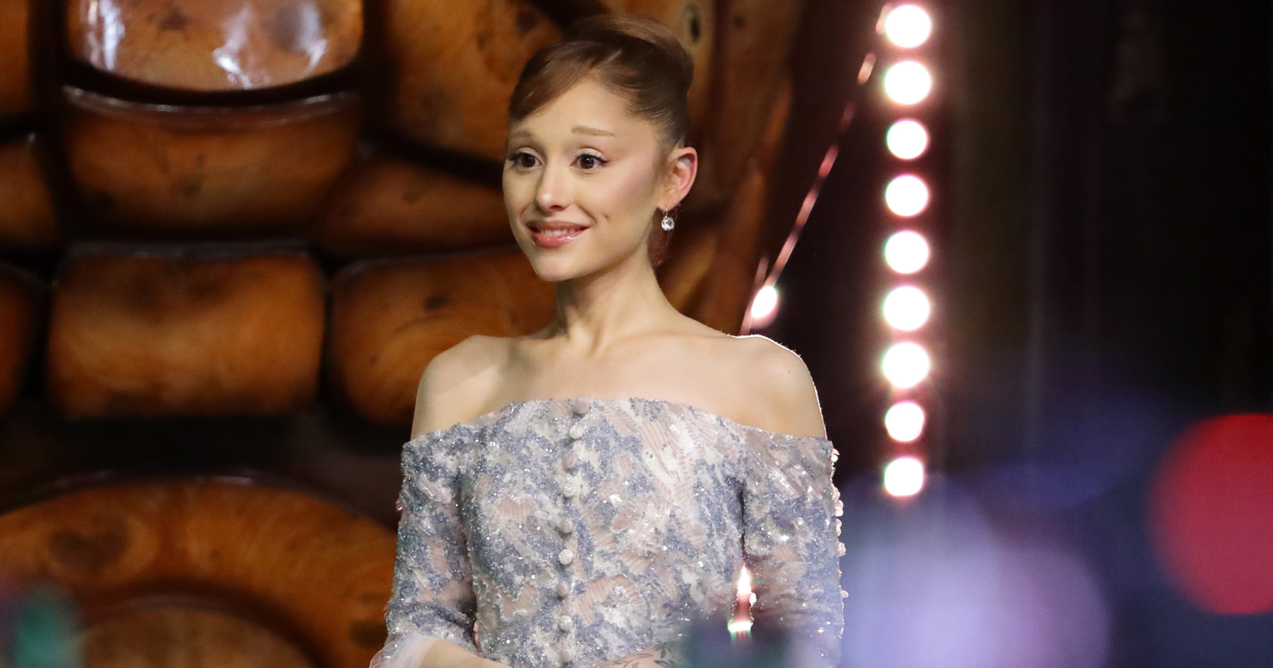 Ариана Гранде возглавила чарт Billboard 200 с новым альбомом Petal