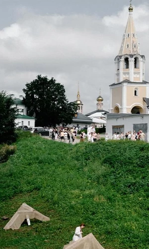 Спектакли Волкострелова, Кубайлат и «Эскизов в пространстве» покажут на фестивале «Сенокос» 