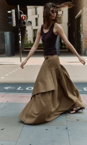 Кара Делевинь создала дебютную коллекцию для Topshop