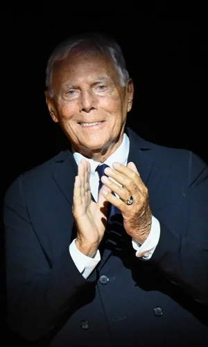 Giorgio Armani Group может начать процесс продажи доли компании уже в сентябре