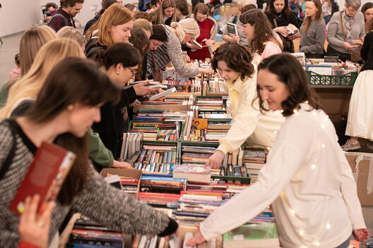 Благотворительный книжный фестиваль «Фонарь»