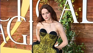 Илья Мигмун создал платье, в котором Джои Кинг появилась на премьере Practical Magic 2 в Лос-Анджелесе