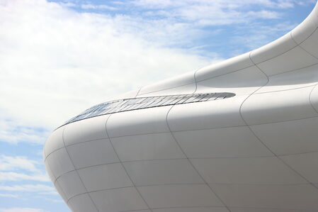 Lucas Museum of Narrative Art Фото: Roberto Gomez / USC School of Cinematic Arts (вверху)