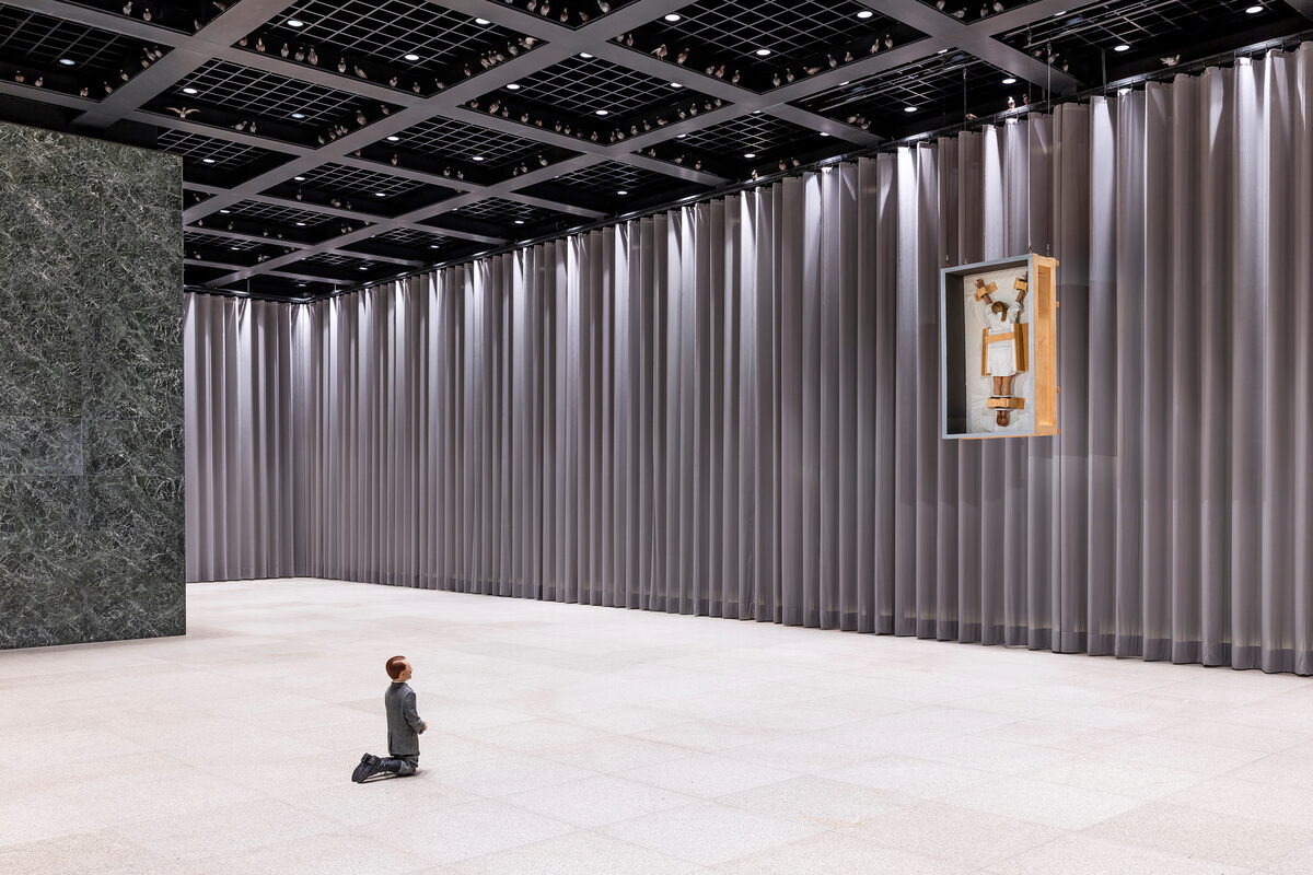 «он», 2001 и «Заря» 2007 на выставке «Ночь», 2026