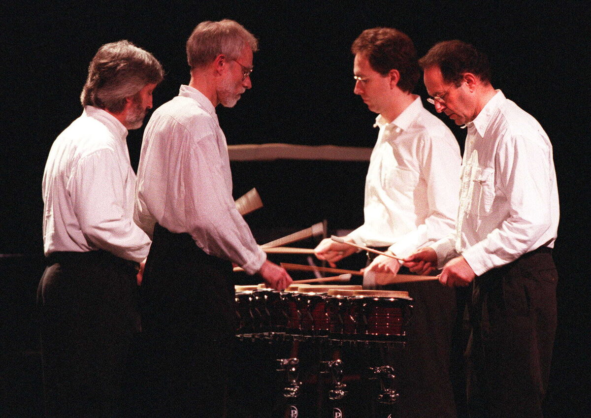 Стив Райх с ансамблем исполняют «Drumming», 1996