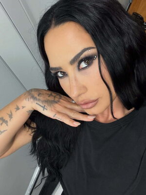 Деми Ловато @ddlovato
