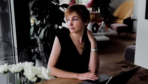 Мера всех вещей. Карина Добротворская выпустила книгу «В чем я была?» и дала интервью Ксении Соловьевой