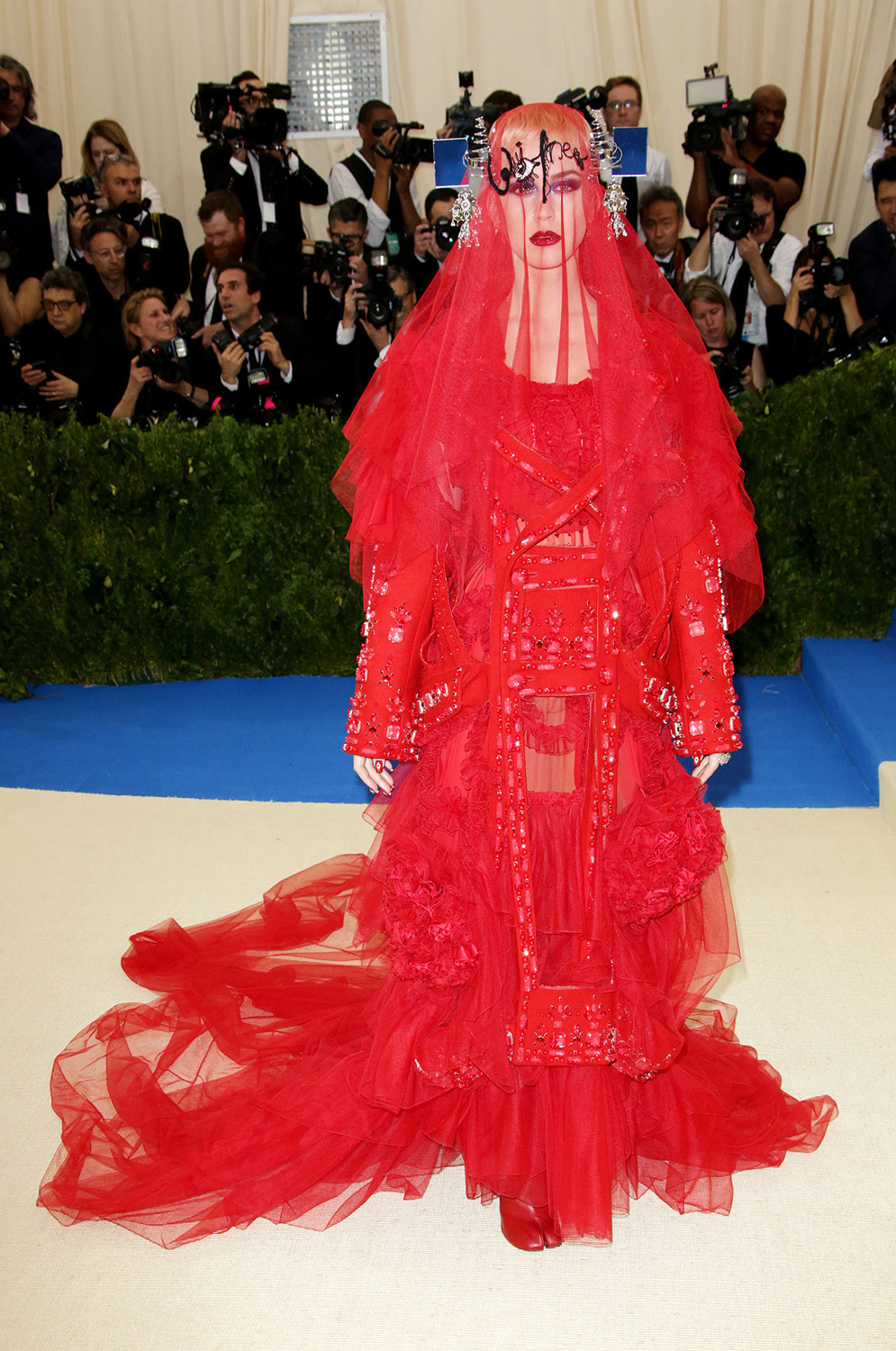 %u041A%u042D%u0422%u0418%20%u041F%u0415%u0420%u0420%u0418%20%u0412%20MAISON%20MARGIELA