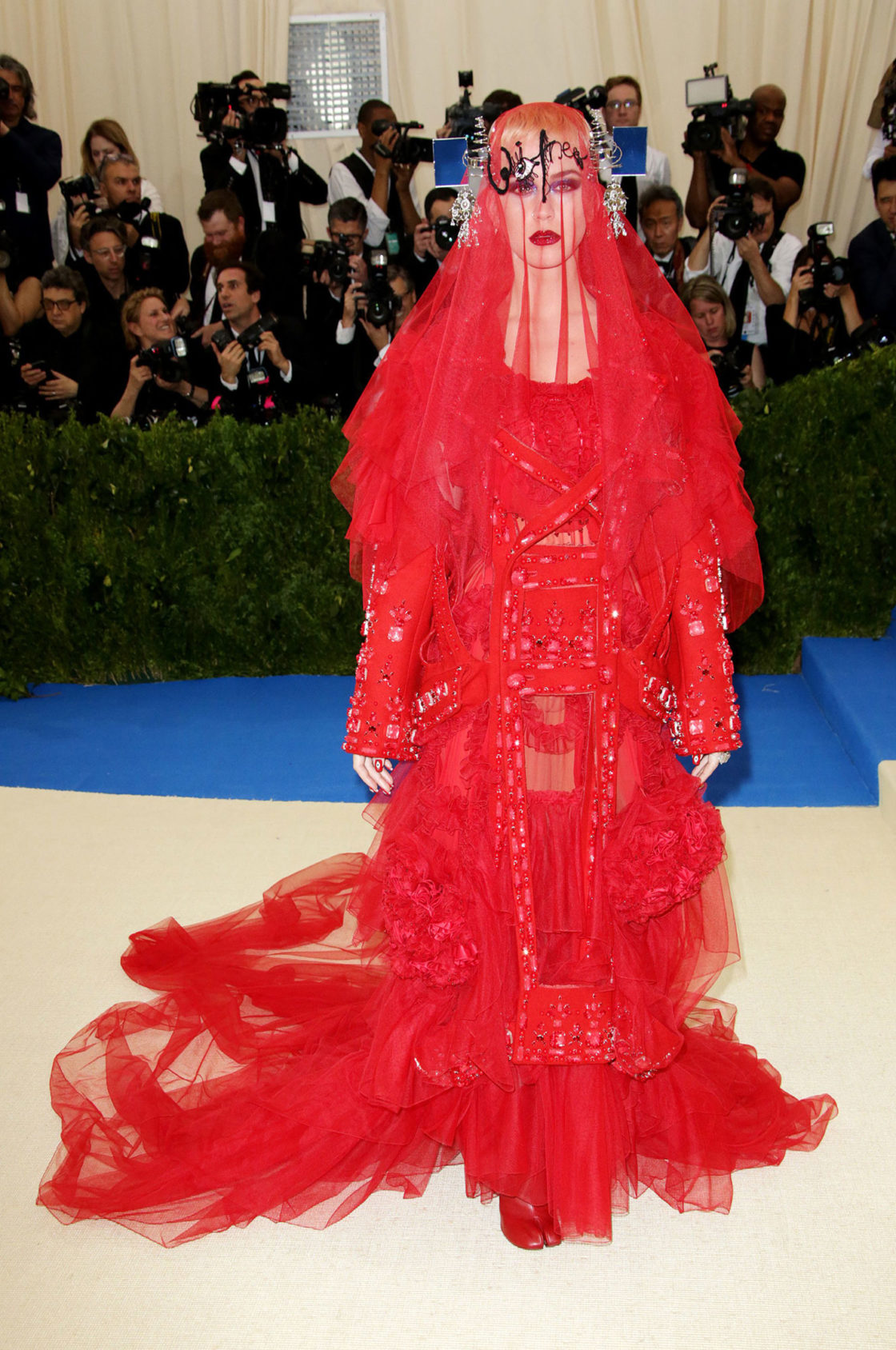 %u041A%u042D%u0422%u0418%20%u041F%u0415%u0420%u0420%u0418%20%u0412%20MAISON%20MARGIELA