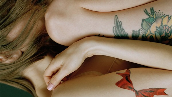 Sasha Unisex о татуировках: настоящих, переводных и как средствах макияжа