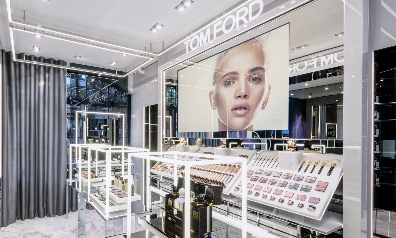 В Лондоне открылся первый бутик Tom Ford Beauty