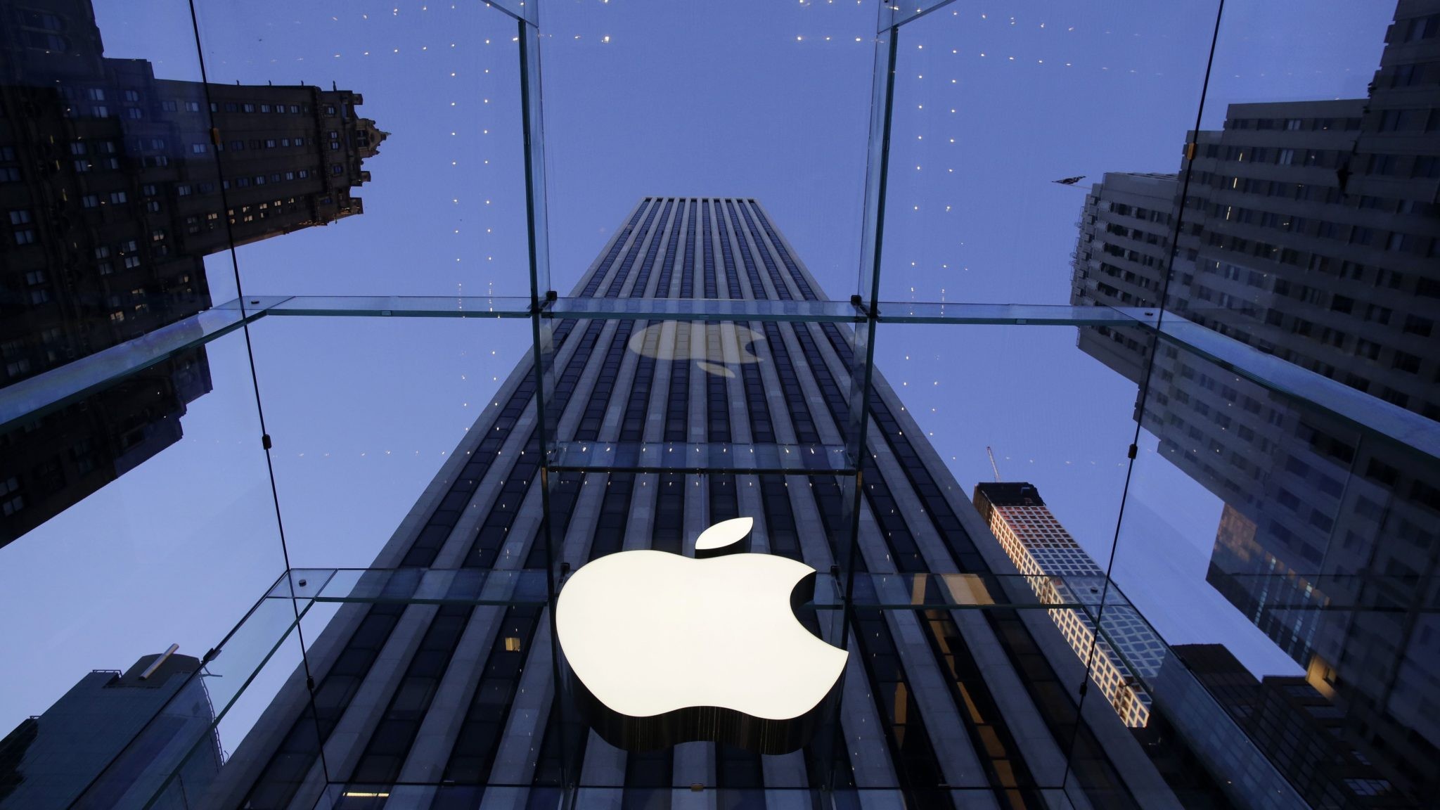 Прибыль Apple рекордно выросла, несмотря на падение продаж iPhone