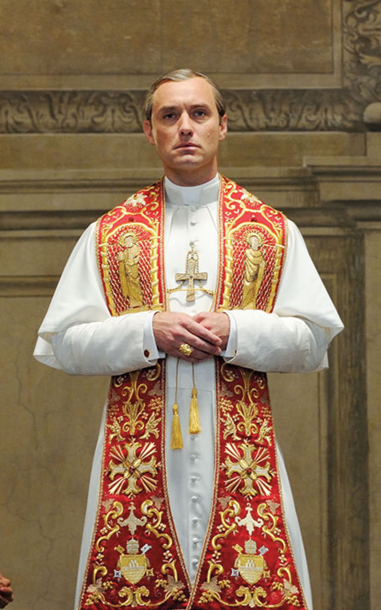 Молодой и модный папа: из чего состоит и как меняется гардероб папы римского