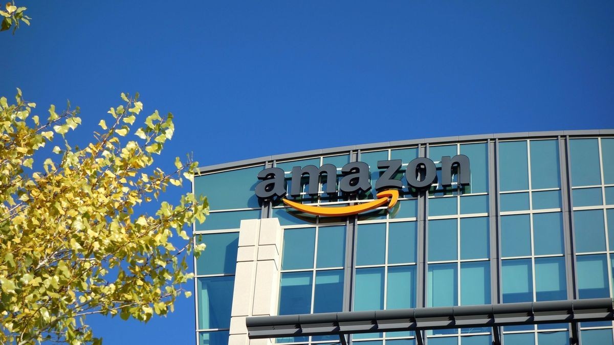 Amazon теперь стоит больше триллиона долларов
