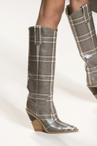 FENDI%3Cbr%3E%u041E%u0421%u0415%u041D%u042C-%u0417%u0418%u041C%u0410%202018