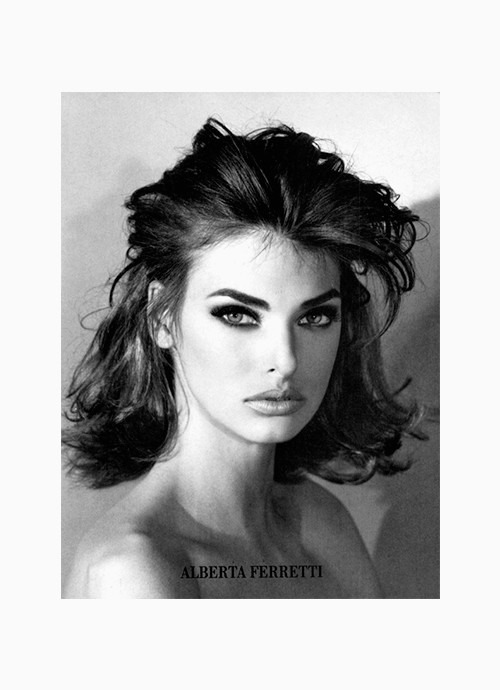 %u0420%u0435%u043A%u043B%u0430%u043C%u0430%20Alberta%20Ferretti%2C%201991.%20%u0424%u043E%u0442%u043E%3A%20%u0421%u0442%u0438%u0432%u0435%u043D%20%u041C%u0430%u0439%u0437%u0435%u043B